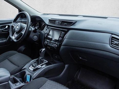 Used 2020 Nissan Rogue SV image 27