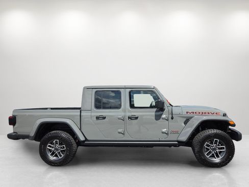 Used 2021 Jeep Gladiator Mojave AWD/4WD image 4