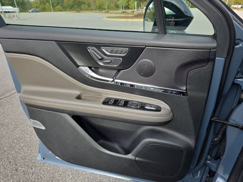 New 2026 Lincoln Corsair Premiere image 26