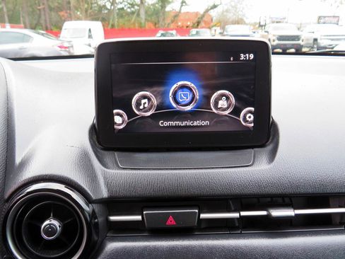 Used 2019 Toyota Yaris LE image 27