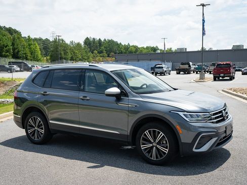 Used 2024 Volkswagen Tiguan Wolfsburg Edition AWD/4WD image 12