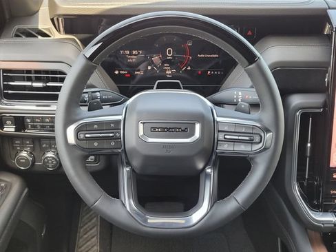 New 2026 GMC Yukon Denali w/ Denali Reserve Package AWD/4WD image 10