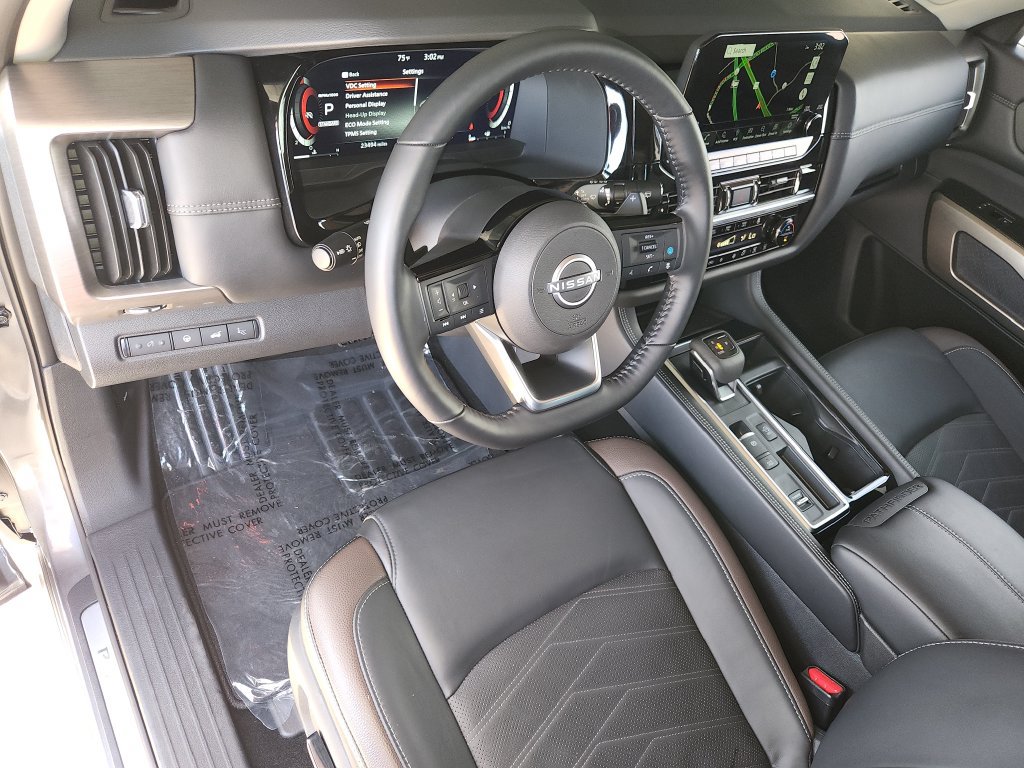Used 2025 Nissan Pathfinder Platinum w/ Cargo Package FWD image 12