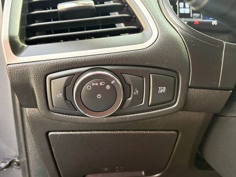 Used 2022 Ford Edge SEL image 24