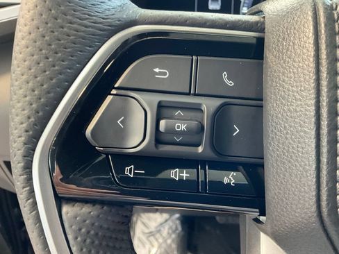 Used 2025 Toyota Tundra Platinum AWD/4WD image 12
