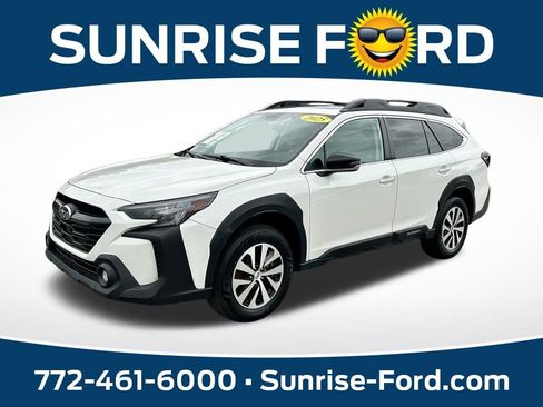 Used 2025 Subaru Outback Premium AWD/4WD image 1