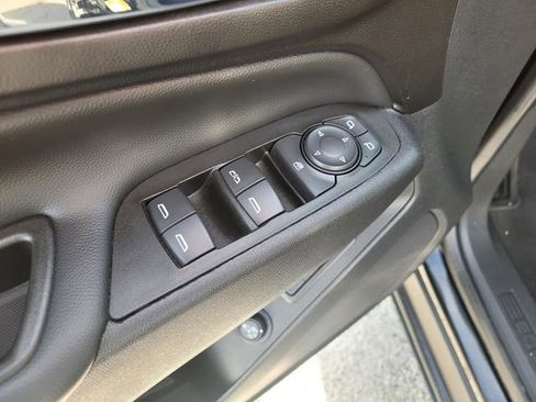 Used 2021 Chevrolet Equinox LT image 19