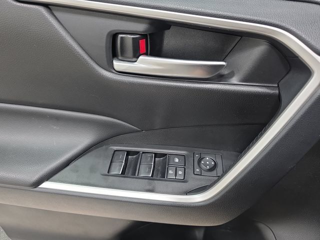 Certified 2025 Toyota RAV4 XLE AWD/4WD image 28