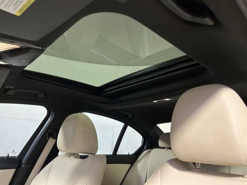 Used 2021 BMW 330i xDrive Sedan w/ Premium Package image 24