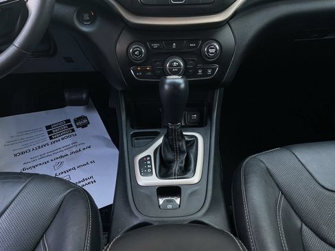 Used 2014 Jeep Cherokee Limited FWD image 17