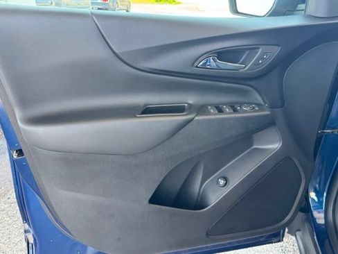 Used 2023 Chevrolet Equinox LT FWD image 18