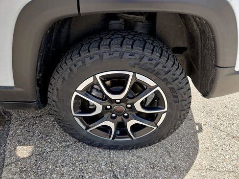Used 2025 Jeep Compass Trailhawk AWD/4WD image 36
