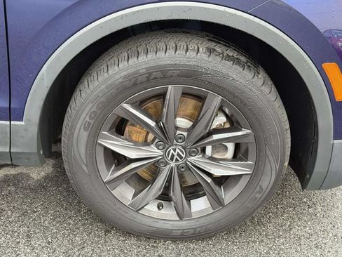 Used 2024 Volkswagen Tiguan SE AWD/4WD image 8
