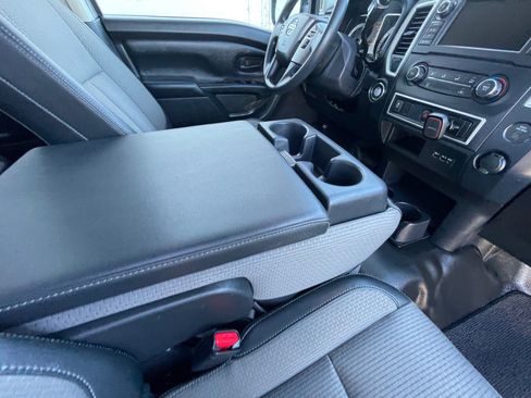 Used 2019 Nissan Titan S image 24
