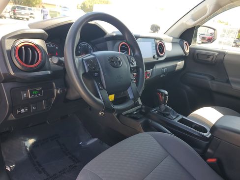 Used 2020 Toyota Tacoma SR image 9