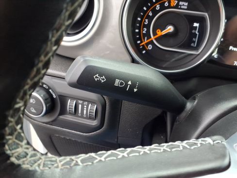 Used 2022 Jeep Gladiator Overland w/ Cold Weather Group AWD/4WD image 19