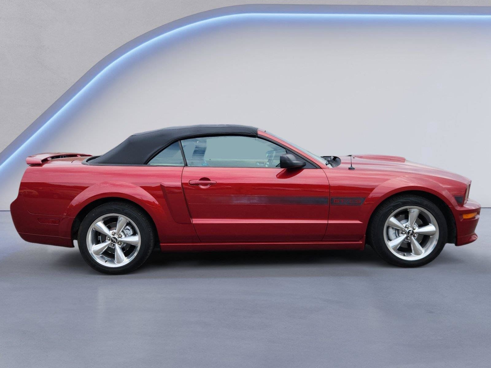Used 2008 Ford Mustang GT Premium RWD image 2