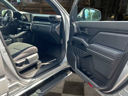 Used 2024 Toyota Tacoma SR w/ SR Upgrade Package AWD/4WD image 19