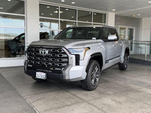 Used 2023 Toyota Tundra Platinum AWD/4WD image 2