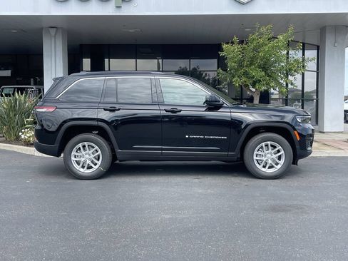 New 2026 Jeep Grand Cherokee Laredo AWD/4WD image 3