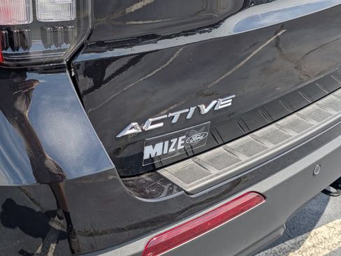 New 2026 Ford Explorer Active RWD image 17