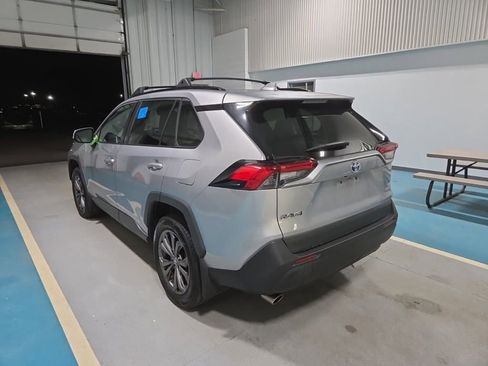Used 2022 Toyota RAV4 XLE Premium image 3