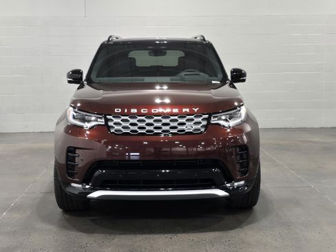 New 2026 Land Rover Discovery Limited Edition image 9