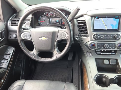 Used 2019 Chevrolet Suburban LT image 15