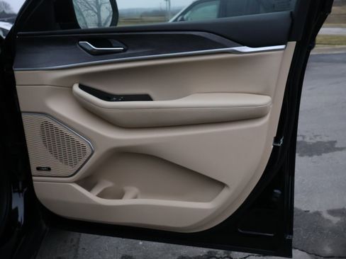 Used 2021 Jeep Grand Cherokee L Limited image 9