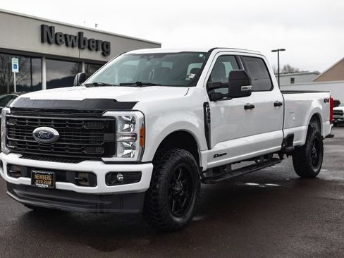Used 2023 Ford F350 XLT image 5
