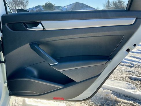 Used 2020 Volkswagen Passat 2.0T SE w/ Sunroof Package image 25