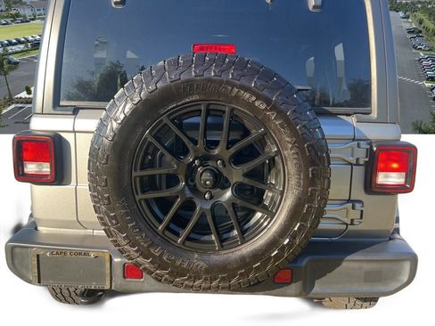 Certified 2020 Jeep Wrangler Unlimited Sahara image 12