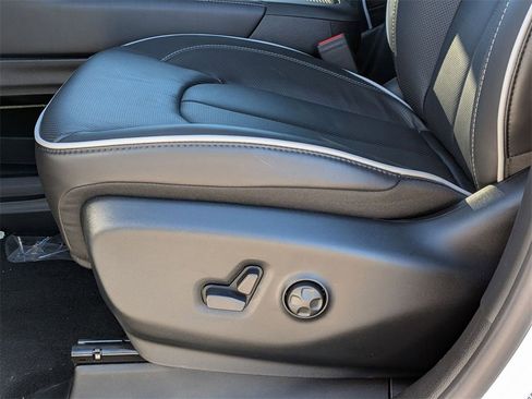 New 2026 Chrysler Pacifica Limited w/ Trailer Tow Group image 14