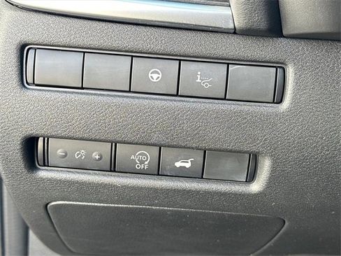 Used 2023 Nissan Rogue Platinum w/ Platinum Premium Package image 19