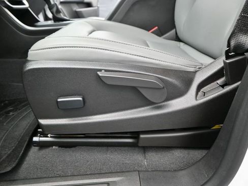 Used 2022 Chevrolet Colorado W/T image 11