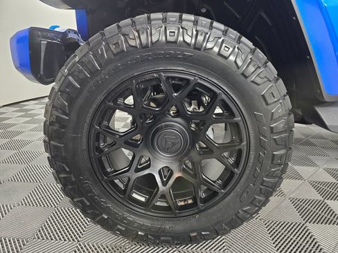 Used 2023 Jeep Wrangler Unlimited Sahara AWD/4WD image 9