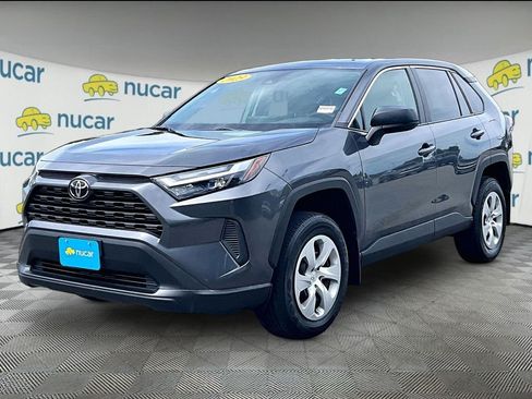 Used 2023 Toyota RAV4 LE AWD/4WD image 3
