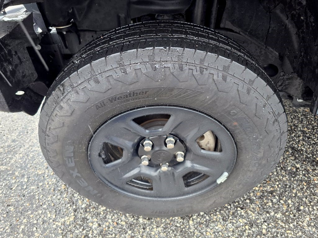 Used 2025 Jeep Wrangler Sport AWD/4WD image 9