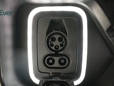 Used 2024 Rivian R1S Adventure AWD/4WD image 10
