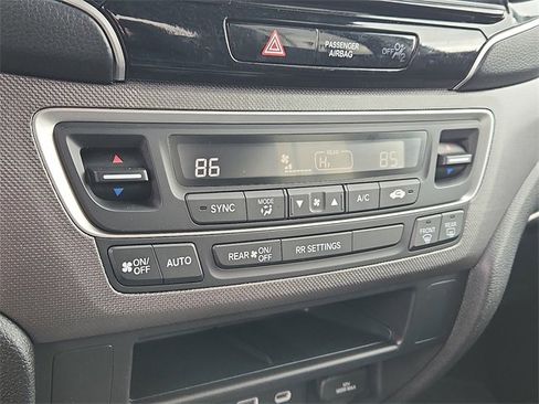 Used 2024 Honda Ridgeline Sport image 15