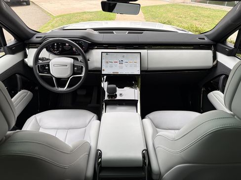 Used 2025 Land Rover Range Rover Sport SE AWD/4WD image 31