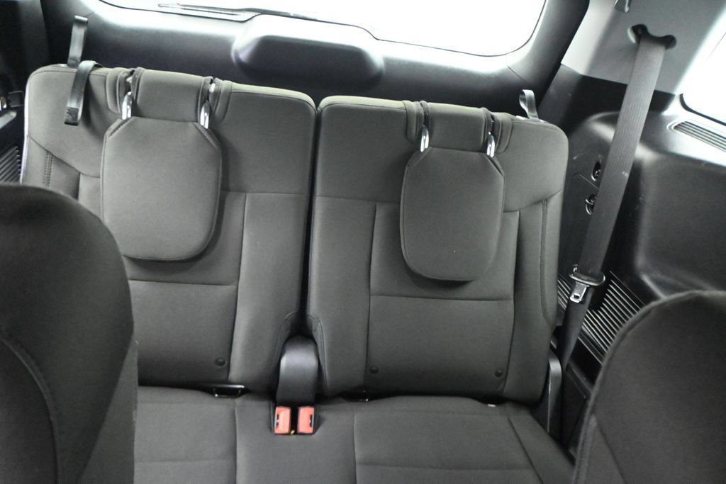 Certified 2021 Ford Explorer XLT RWD image 16