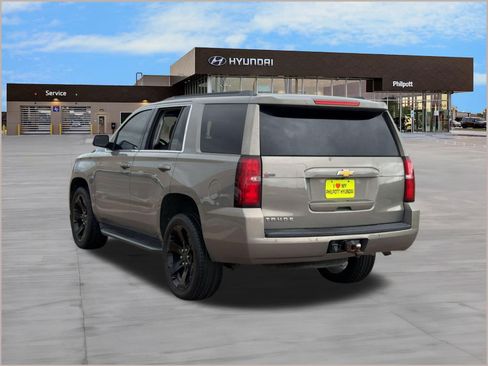 Used 2017 Chevrolet Tahoe LS RWD image 3