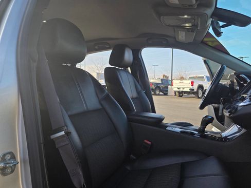 Used 2017 Chevrolet Impala LT image 31