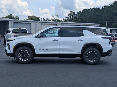 New 2026 Chevrolet Traverse Z71 w/ Enhanced Driving Package AWD/4WD image 2