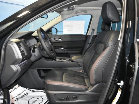 New 2026 Nissan Pathfinder Platinum w/ Cargo Package image 6
