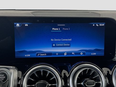Used 2025 Mercedes-Benz GLB 250 image 21