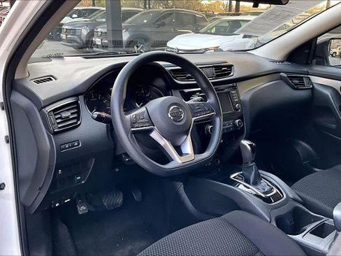 Certified 2019 Nissan Rogue Sport S image 16