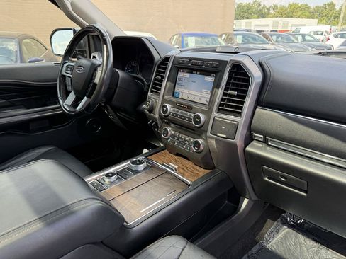 Used 2018 Ford Expedition Platinum AWD/4WD image 19