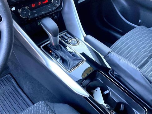 Used 2024 Mitsubishi Eclipse Cross LE image 16